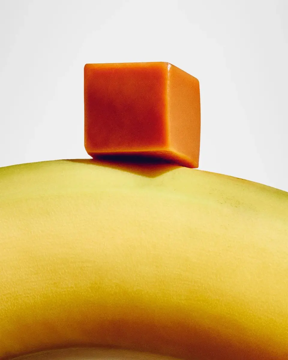 Loewe Banoffee Midi Scented Candle, 9.8 oz. | Thumbnail 3