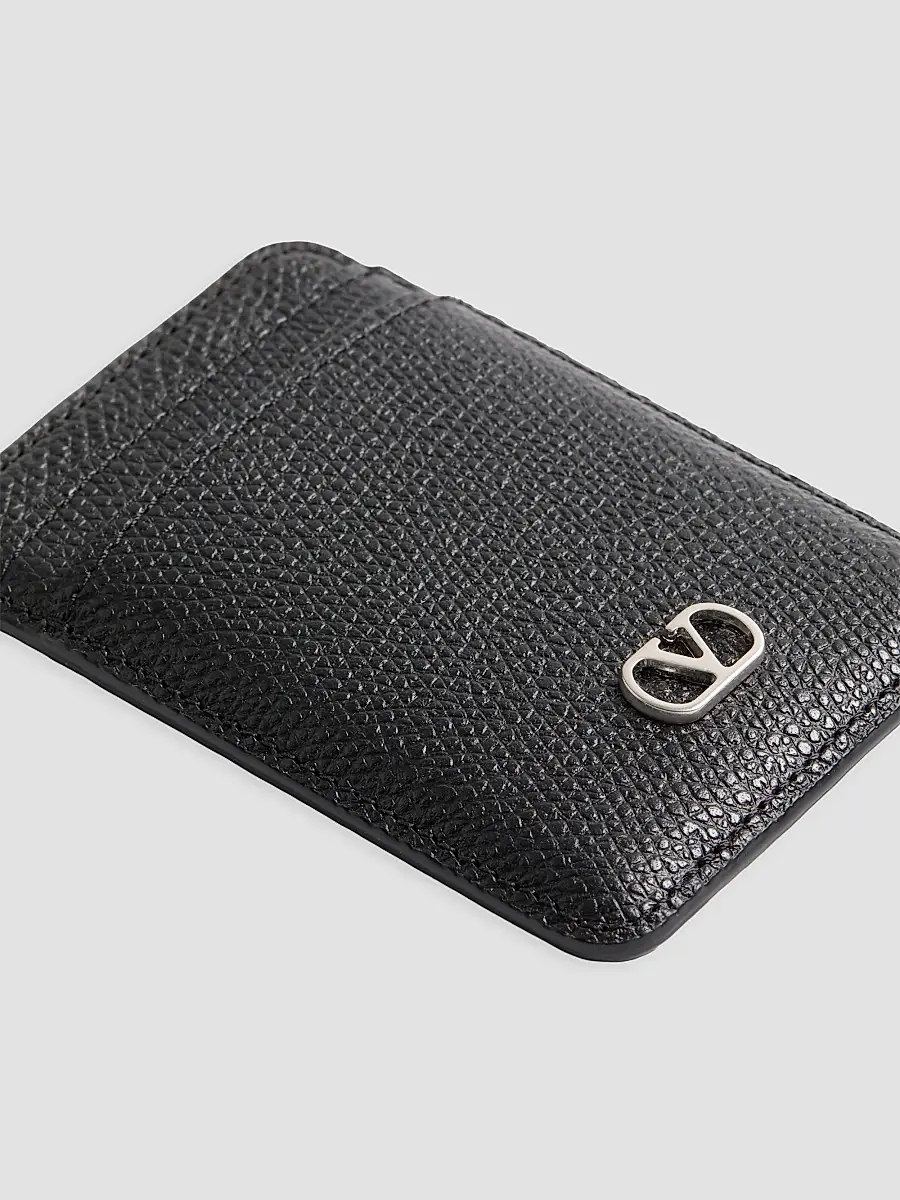 Valentino Men's VLogo Signature Magnetic Cardholder in Grainy Calfskin - Black | Thumbnail 3 Valentino Men's VLogo Signature Magnetic Cardholder in Grainy Calfskin - Black | Thumbnail 3