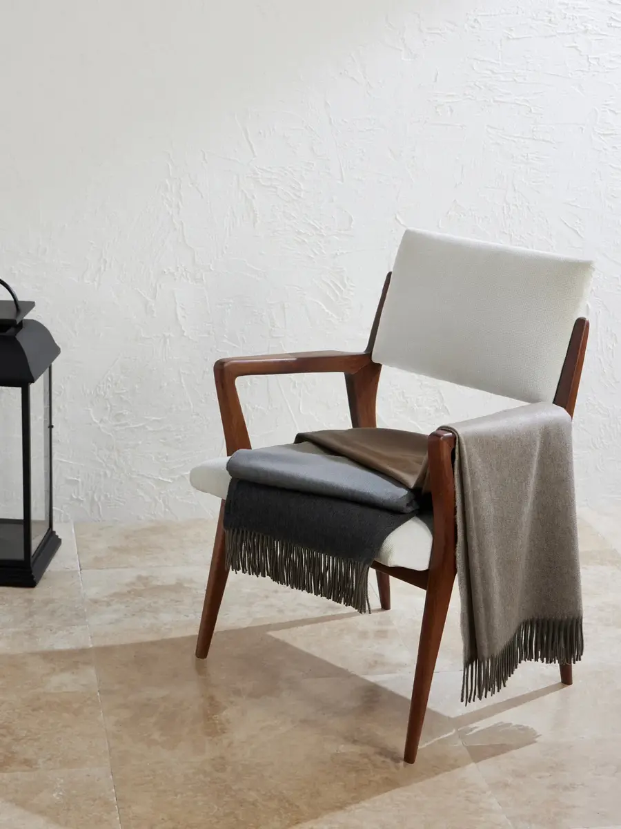 Johnstons of Elgin Umbra Cashmere Throw - Men | Thumbnail 2 Johnstons of Elgin Umbra Cashmere Throw - Men | Thumbnail 2
