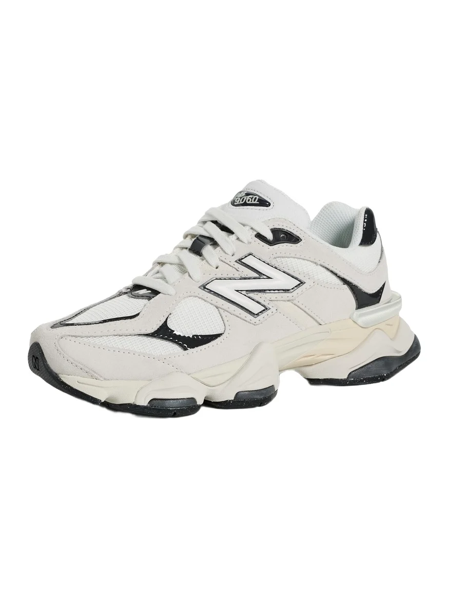 9060 Sneakers