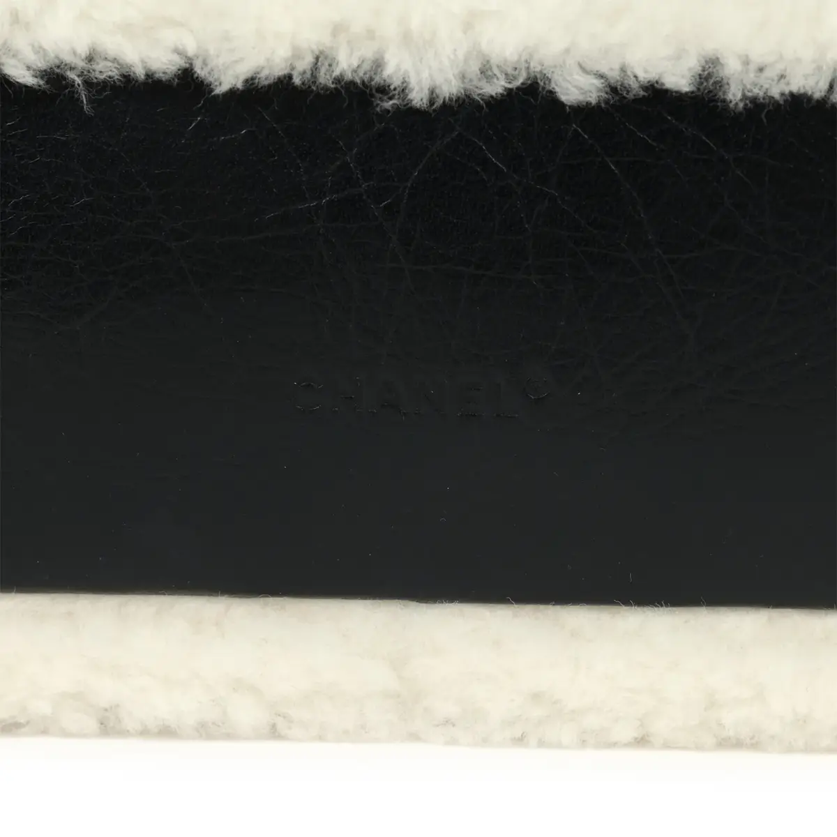 Chanel Chanel Top Handle Long Vanity Case with Chain Black Aged Calfskin, Ecru Shearling Gold Hardware | Thumbnail 6 Chanel Chanel Top Handle Long Vanity Case with Chain Black Aged Calfskin, Ecru Shearling Gold Hardware | Thumbnail 6