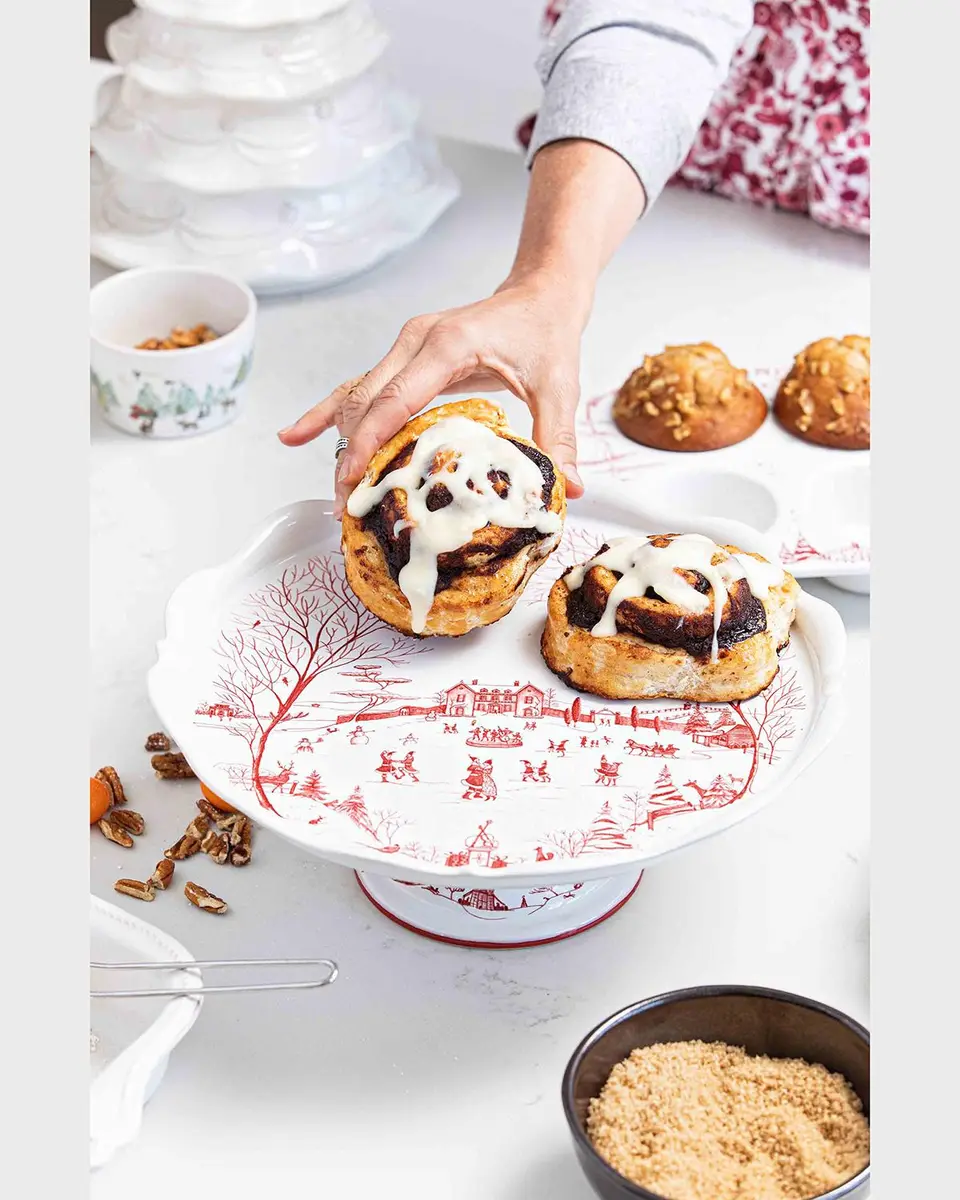 Juliska Country Estate Winter Frolic Ruby Cake Stand | Thumbnail 3