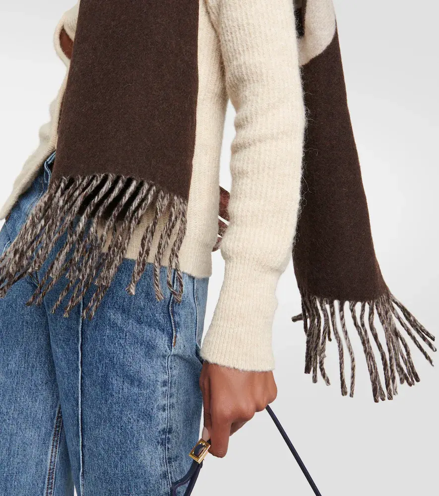 Jacquemus Écharpe logo virgin wool scarf | Thumbnail 2 Jacquemus Écharpe logo virgin wool scarf | Thumbnail 2