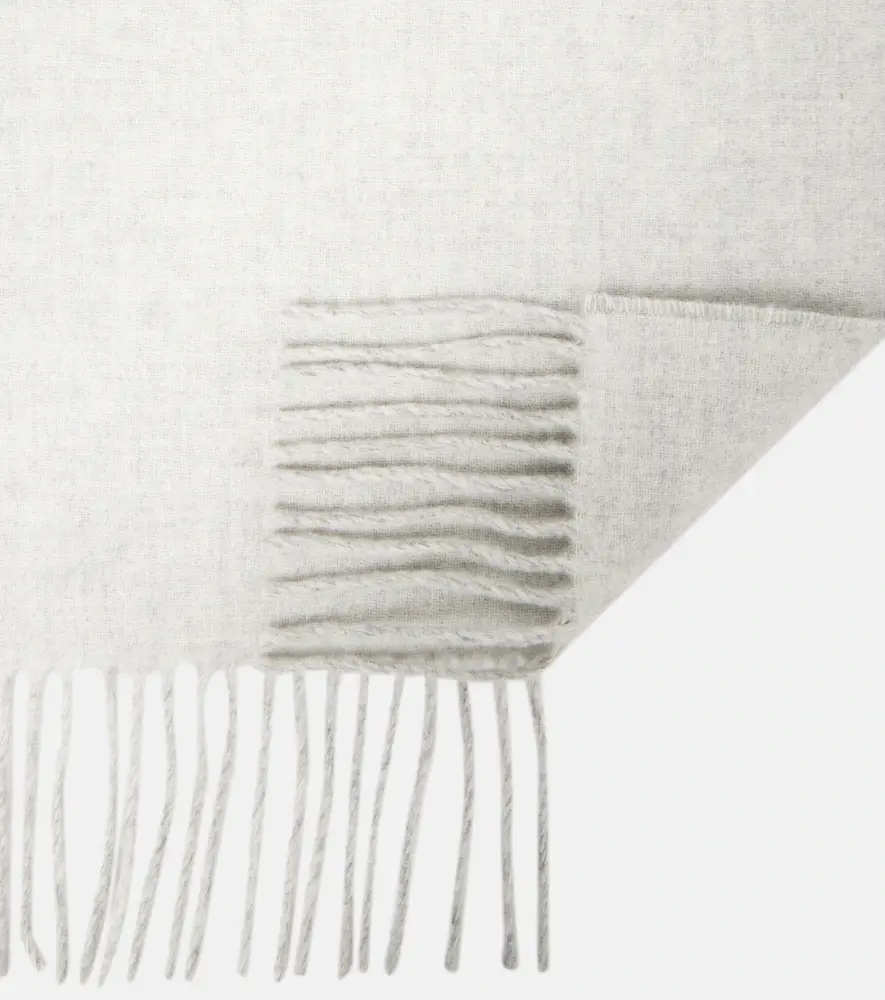Jacquemus L'écharpe virgin wool scarf | Thumbnail 3 Jacquemus L'écharpe virgin wool scarf | Thumbnail 3