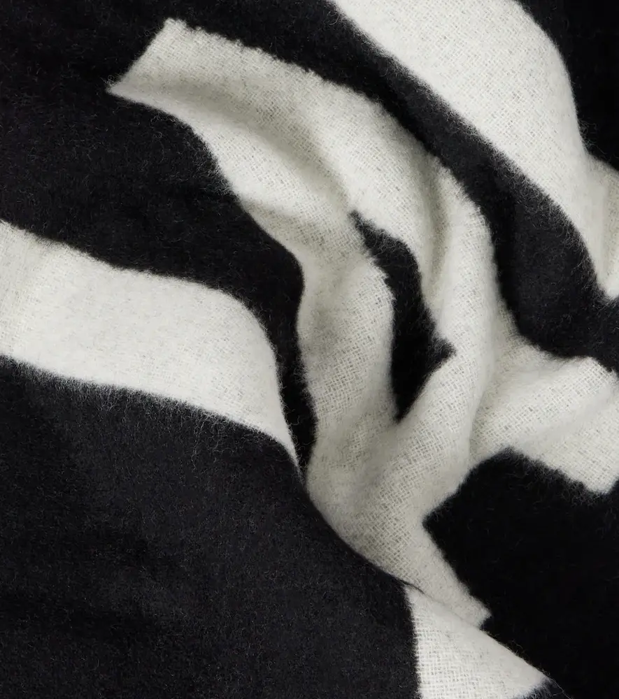 Jacquemus Jacquard logo virgin wool scarf | Thumbnail 2 Jacquemus Jacquard logo virgin wool scarf | Thumbnail 2