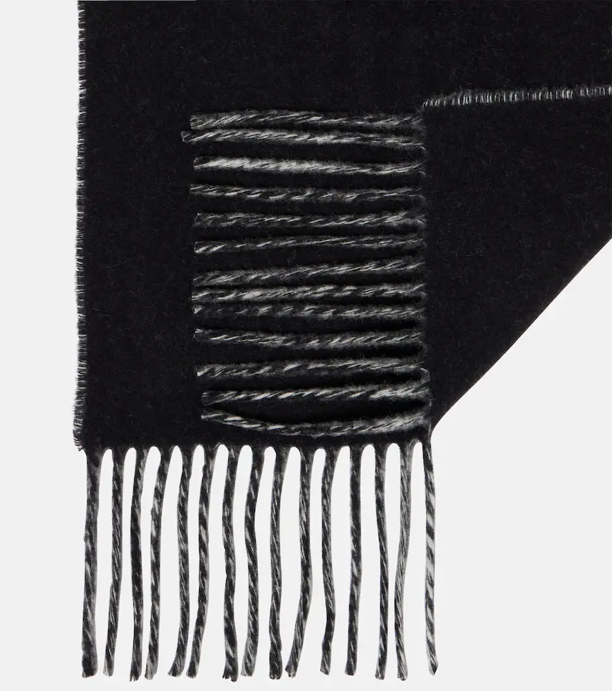 Jacquemus Jacquard logo virgin wool scarf | Thumbnail 3 Jacquemus Jacquard logo virgin wool scarf | Thumbnail 3
