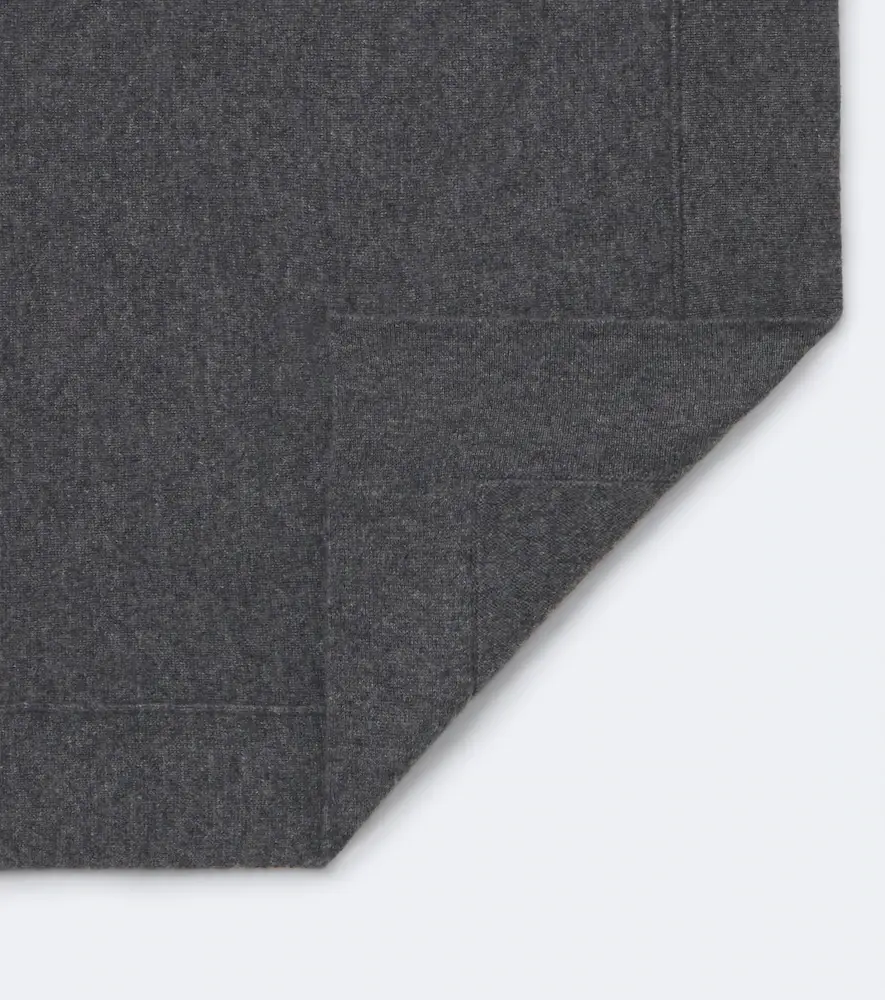 Lisa Yang Frieda cashmere scarf | Thumbnail 3 Lisa Yang Frieda cashmere scarf | Thumbnail 3