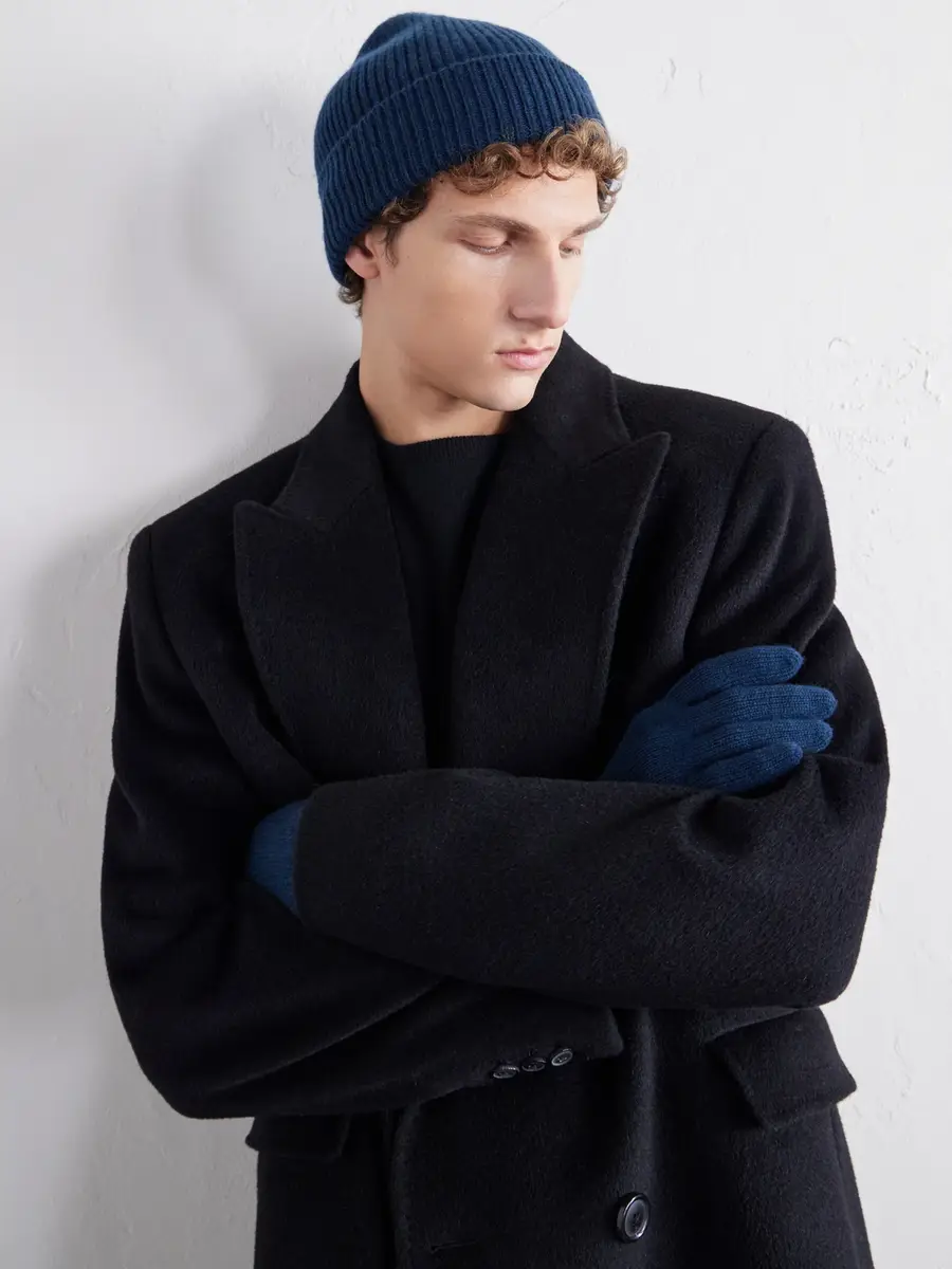 Johnstons of Elgin Ribbed Gloves and Beanie Cashmere Set - Men | Thumbnail 2 Johnstons of Elgin Ribbed Gloves and Beanie Cashmere Set - Men | Thumbnail 2