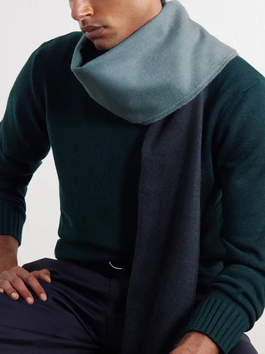 Johnstons of Elgin Umbra Fringed Cashmere Scarf - Men | Thumbnail 3 Johnstons of Elgin Umbra Fringed Cashmere Scarf - Men | Thumbnail 3