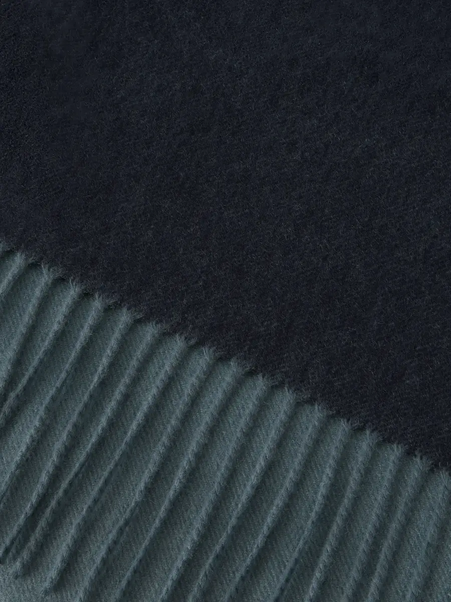 Johnstons of Elgin Umbra Fringed Cashmere Scarf - Men | Thumbnail 4 Johnstons of Elgin Umbra Fringed Cashmere Scarf - Men | Thumbnail 4