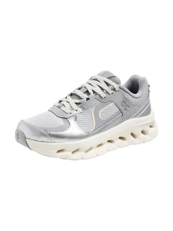 ON Cloudtilt Arc Sneakers