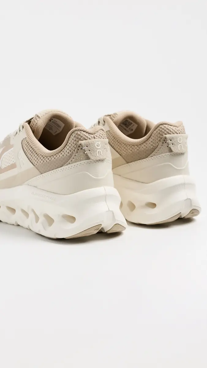 ON Cloudtilt Arc Sneakers | Thumbnail 4