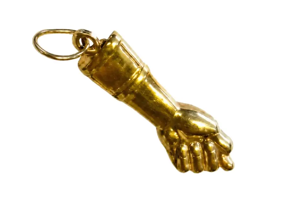 Wish Fine Jewelry 18K Gold Sign Fig Pendant