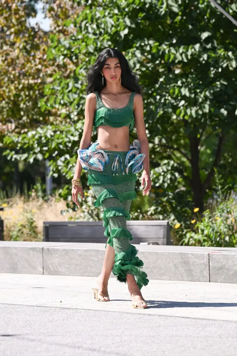 FOREST GREEN MESH TOP (RUNWAY)