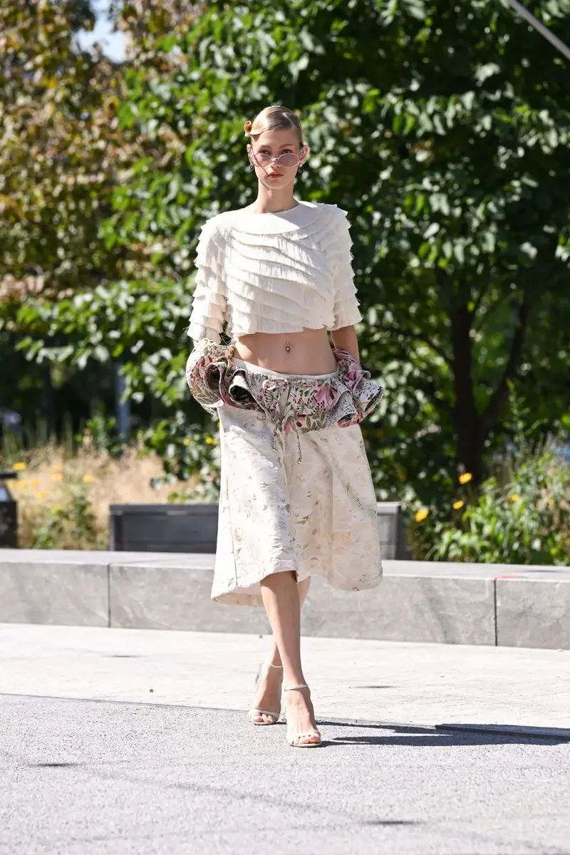 JACQUARD WHITE SHORTS (RUNWAY) JACQUARD WHITE SHORTS (RUNWAY)