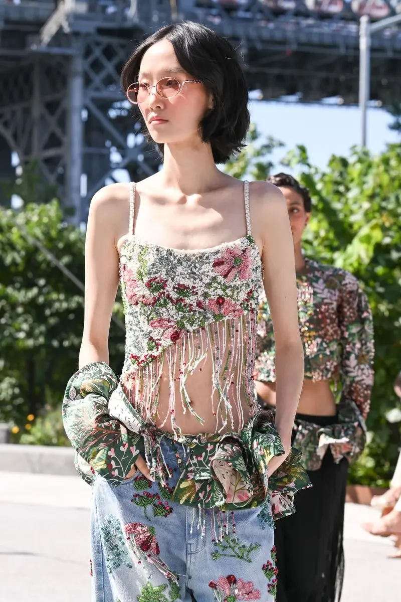 ROSALIE JEWERLY EMBROIDERED TOP (RUNWAY) ROSALIE JEWERLY EMBROIDERED TOP (RUNWAY)