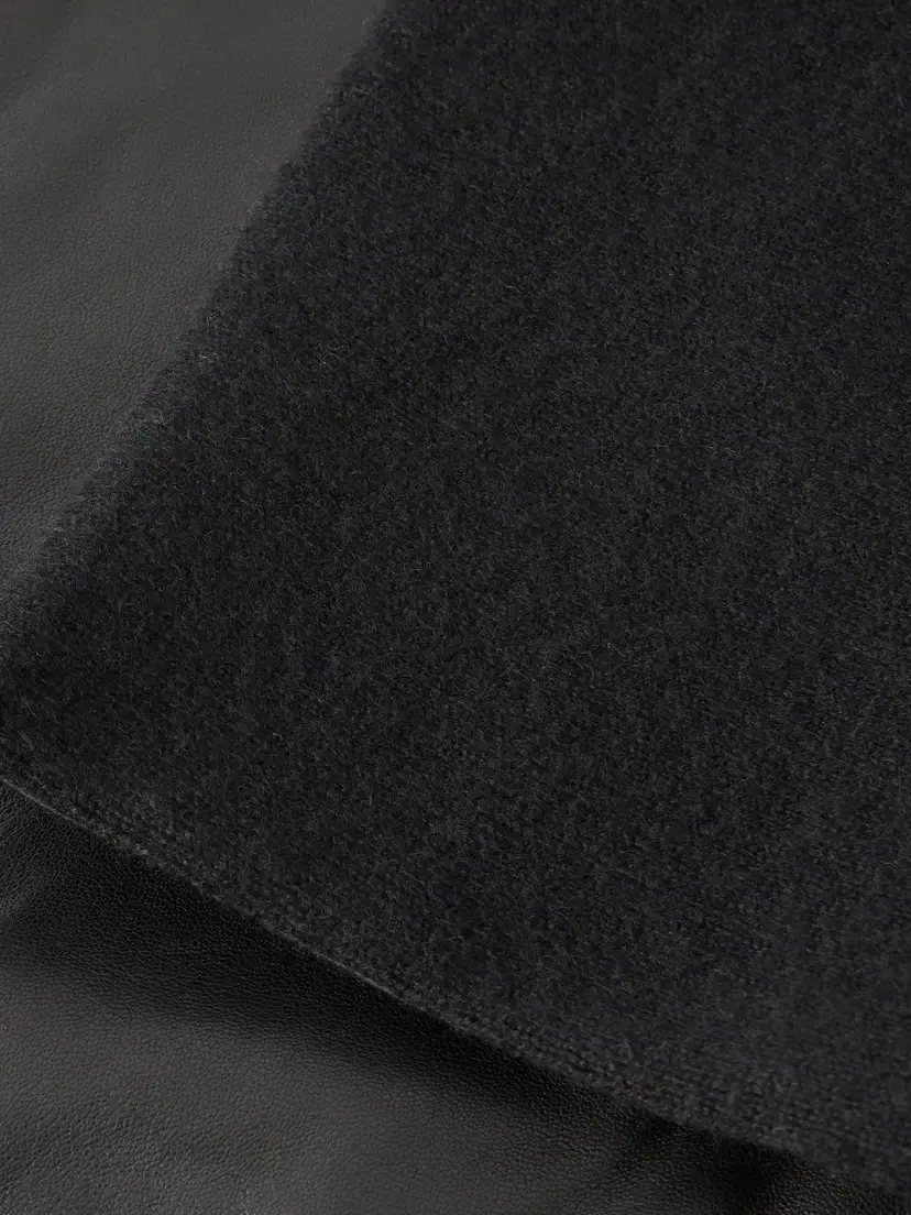 TOTEME Leather And Cashmere Scarf | Thumbnail 4 TOTEME Leather And Cashmere Scarf | Thumbnail 4