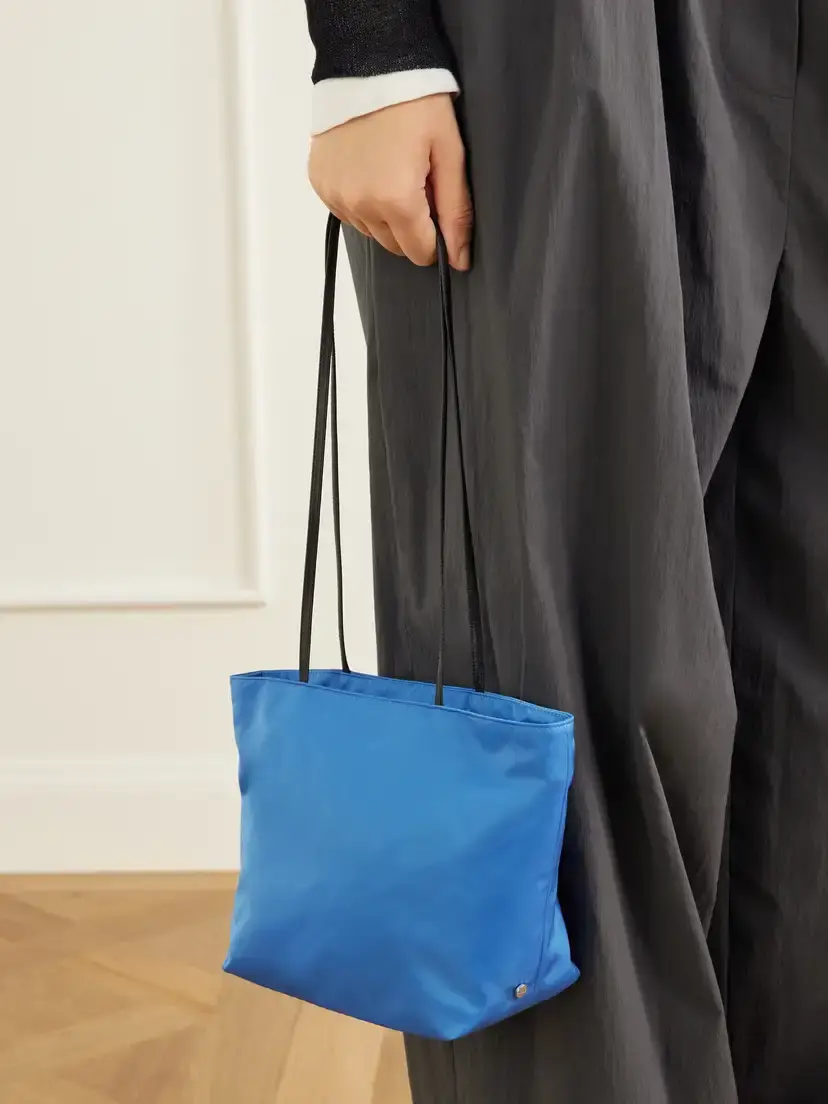 Valesque Spaghetti Leather-trimmed Satin Shoulder Bag | Thumbnail 3