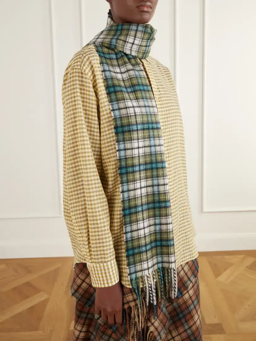 Auralee Fringed Checked Cashmere Scarf | Thumbnail 2 Auralee Fringed Checked Cashmere Scarf | Thumbnail 2