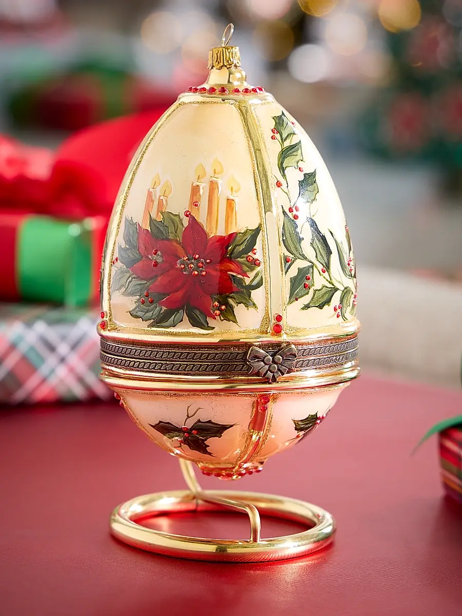 Komozja Santa By The Fireplace Hinged Egg Ornament