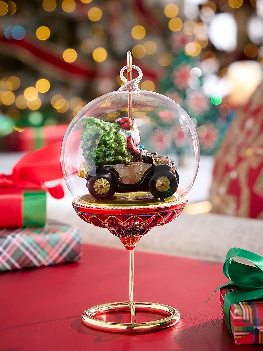 Komozja Glass Santa In A Classic Car Ornament | Thumbnail 2 Komozja Glass Santa In A Classic Car Ornament | Thumbnail 2