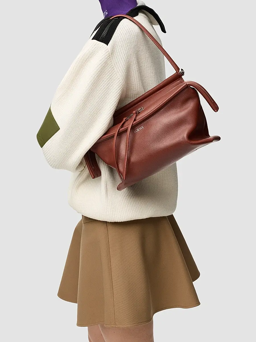 Loewe Women's Whisker Small Leather Shoulder Bag | Thumbnail 3