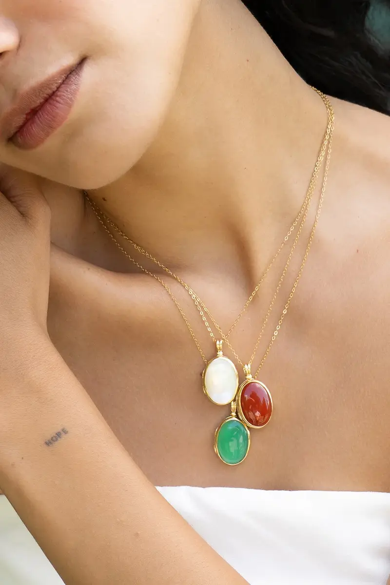 MONICA RICH KOSANN Green Agate Amelia Locket Necklace | Thumbnail 2 MONICA RICH KOSANN Green Agate Amelia Locket Necklace | Thumbnail 2