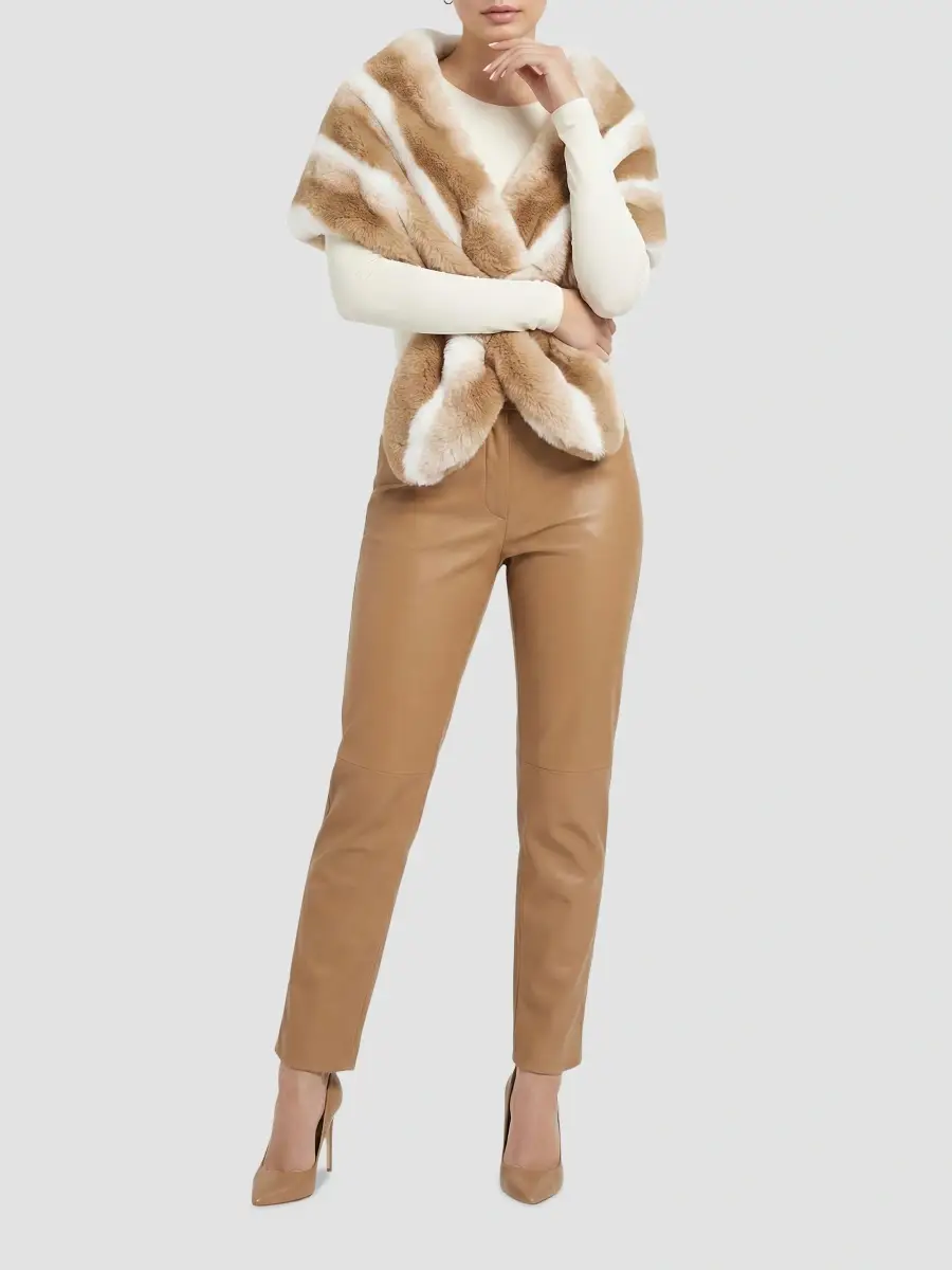 Lyla Grant Women's Fluffy Chinchilla Stole | Thumbnail 2 Lyla Grant Women's Fluffy Chinchilla Stole | Thumbnail 2