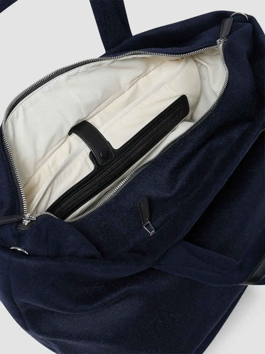 Vee Collective Women's The Essence Wool Tote Bag | Thumbnail 4