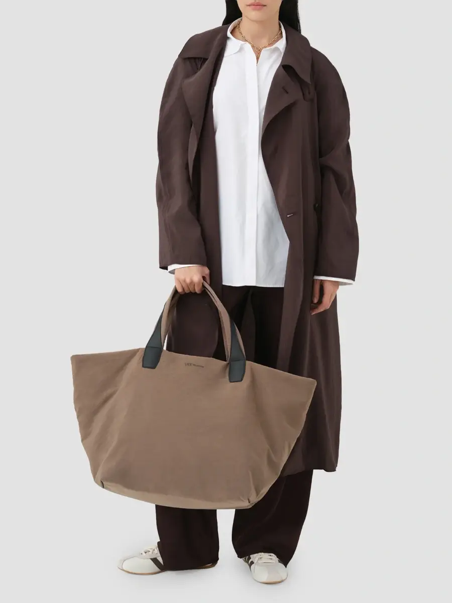 Vee Collective Women's The Trench Essence Weekender Bag | Thumbnail 3 Vee Collective Women's The Trench Essence Weekender Bag | Thumbnail 3