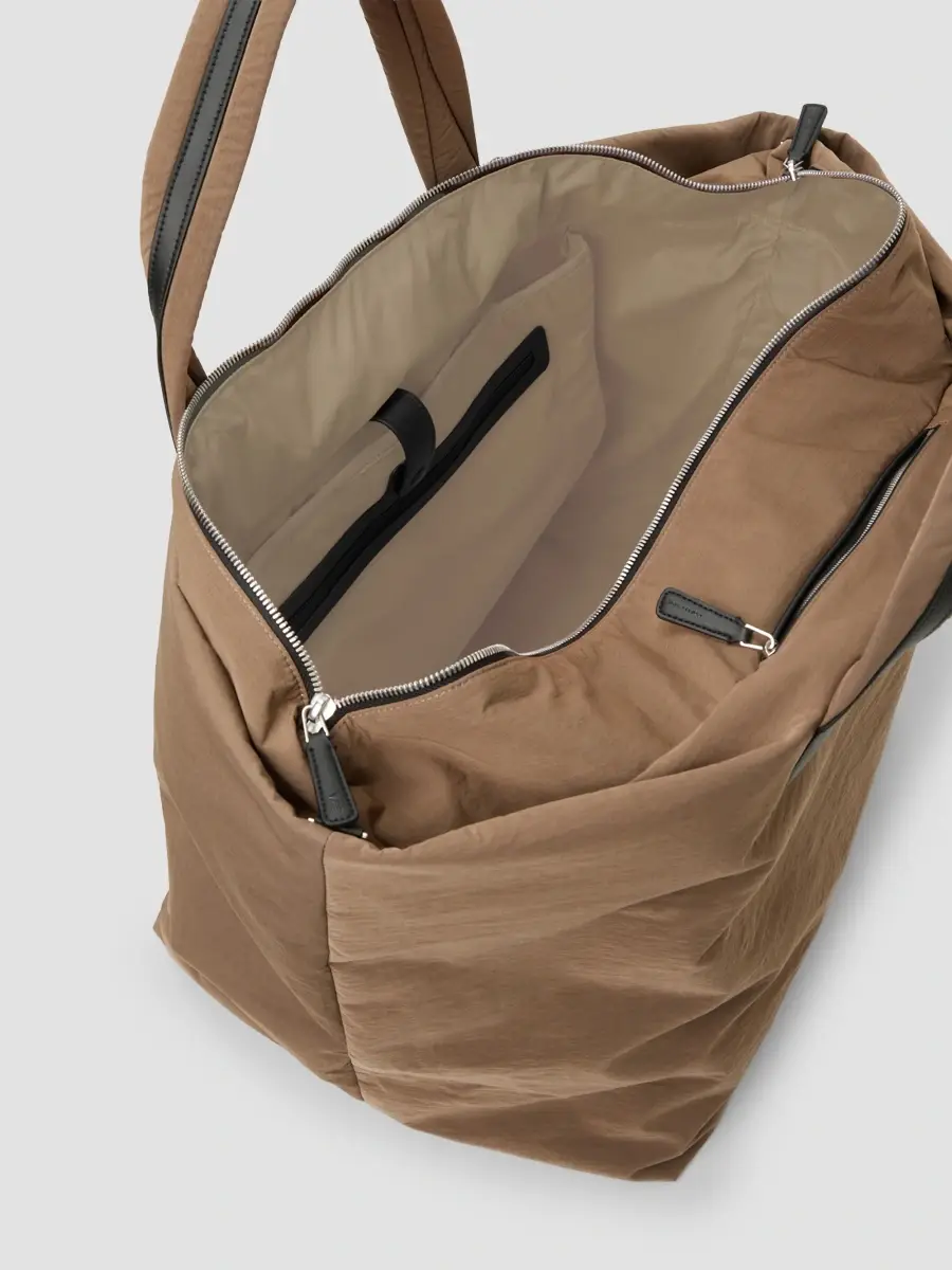 Vee Collective Women's The Trench Essence Weekender Bag | Thumbnail 7 Vee Collective Women's The Trench Essence Weekender Bag | Thumbnail 7