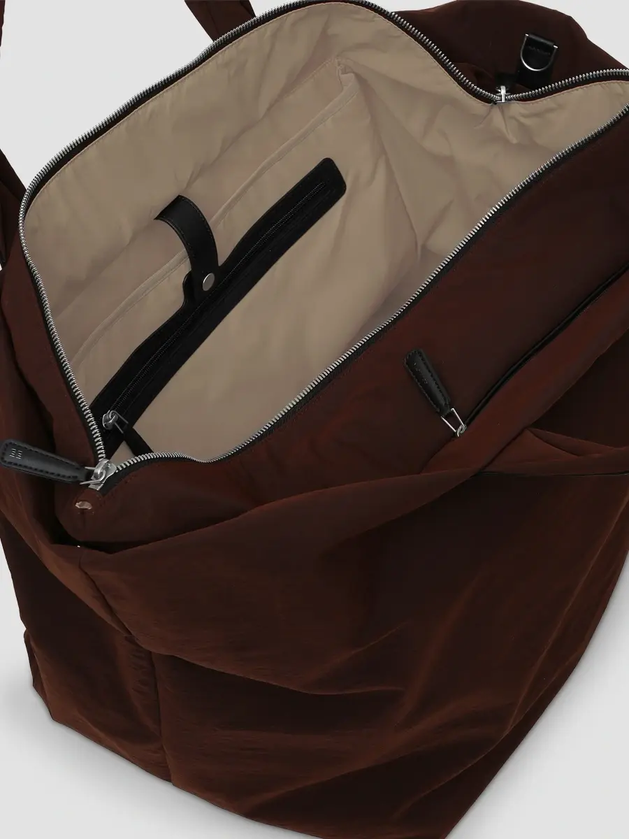 Vee Collective Women's The Trench Essence Weekender Bag | Thumbnail 4 Vee Collective Women's The Trench Essence Weekender Bag | Thumbnail 4