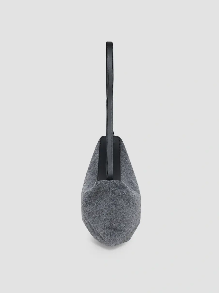 Vee Collective Women's The Essence Banana Shoulder Bag | Thumbnail 2