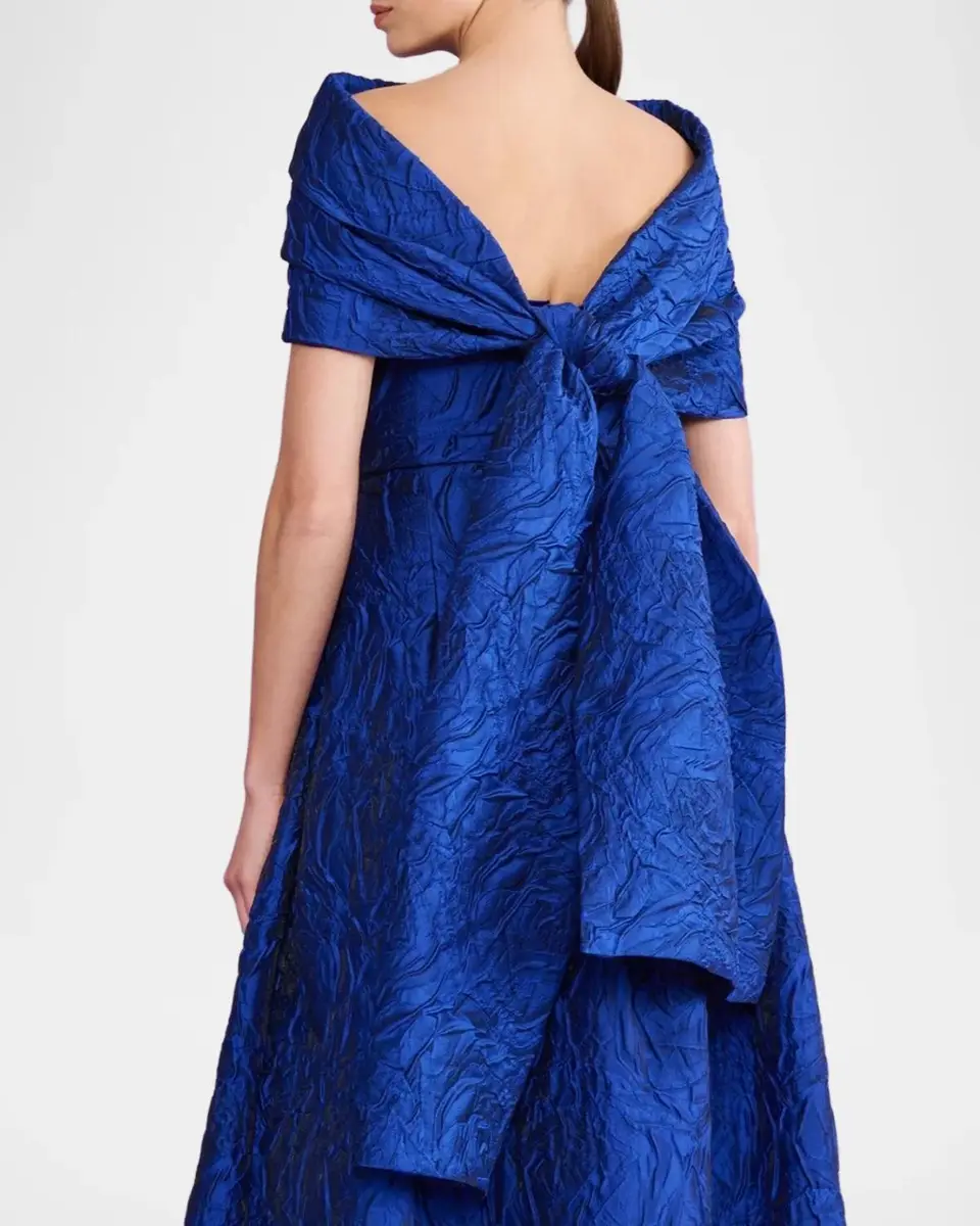 Talbot Runhof Rose Jacquard Stole | Thumbnail 5 Talbot Runhof Rose Jacquard Stole | Thumbnail 5