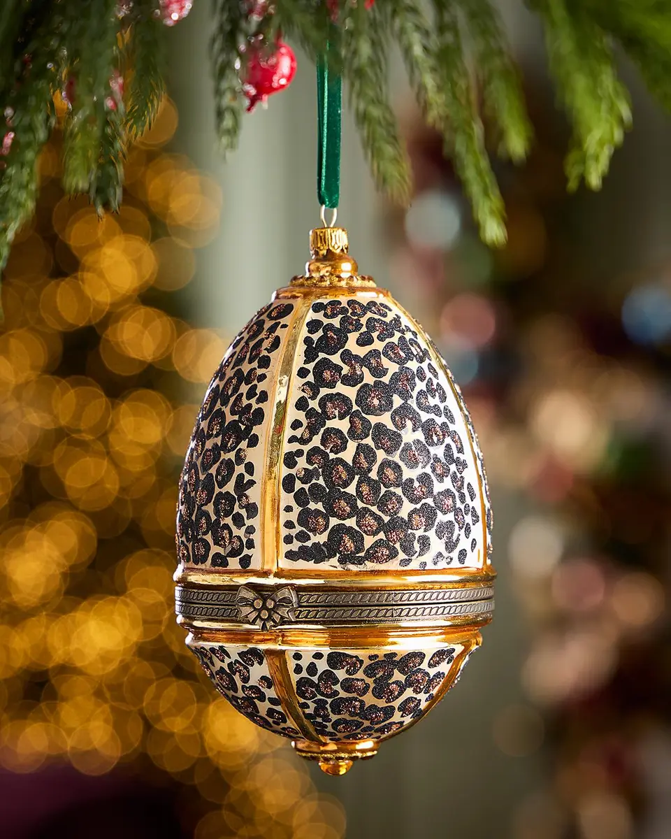 Komozja Leopard in Hinged Egg Christmas Ornament with Stand | Thumbnail 3 Komozja Leopard in Hinged Egg Christmas Ornament with Stand | Thumbnail 3