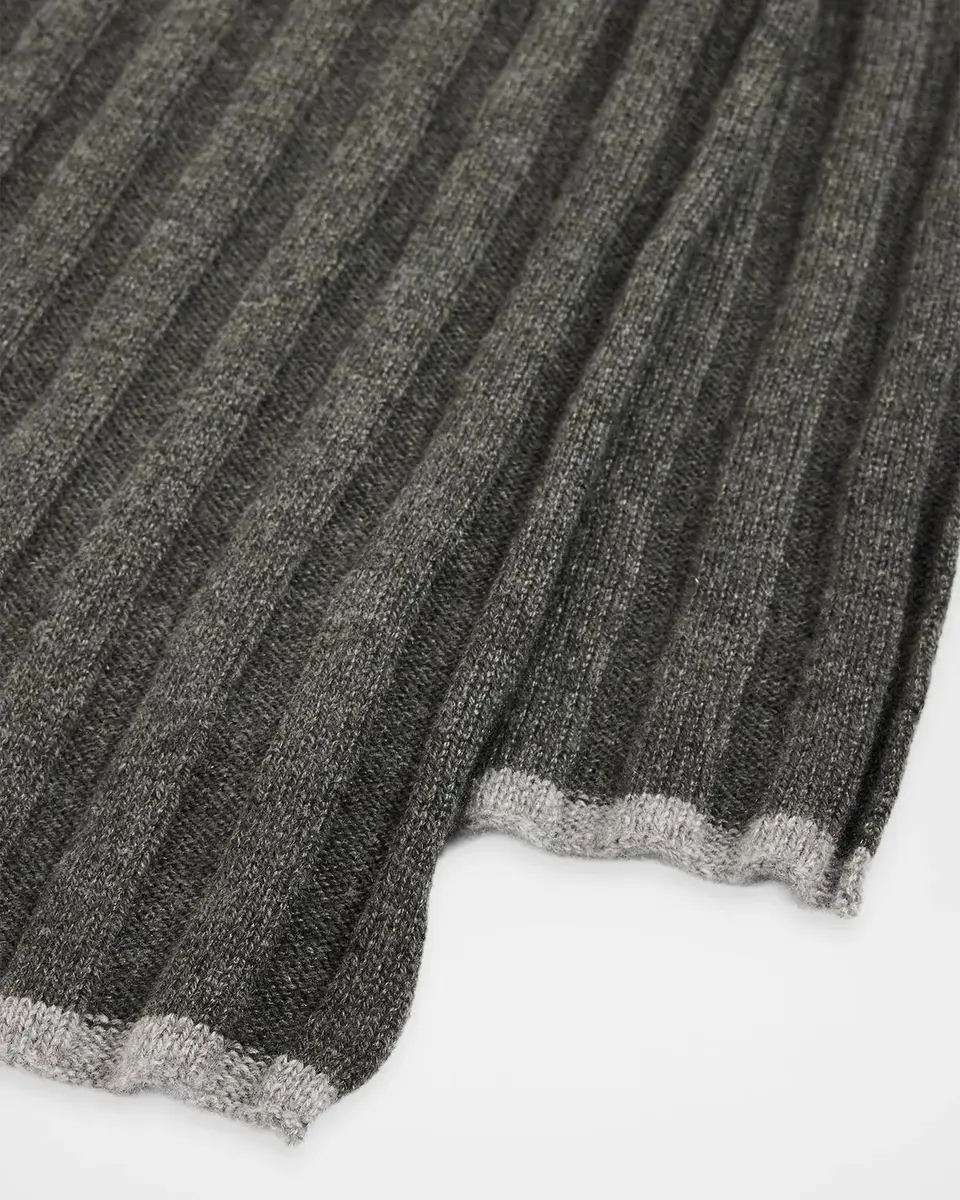 Brunello Cucinelli Men's Cashmere Ribbed Scarf | Thumbnail 4