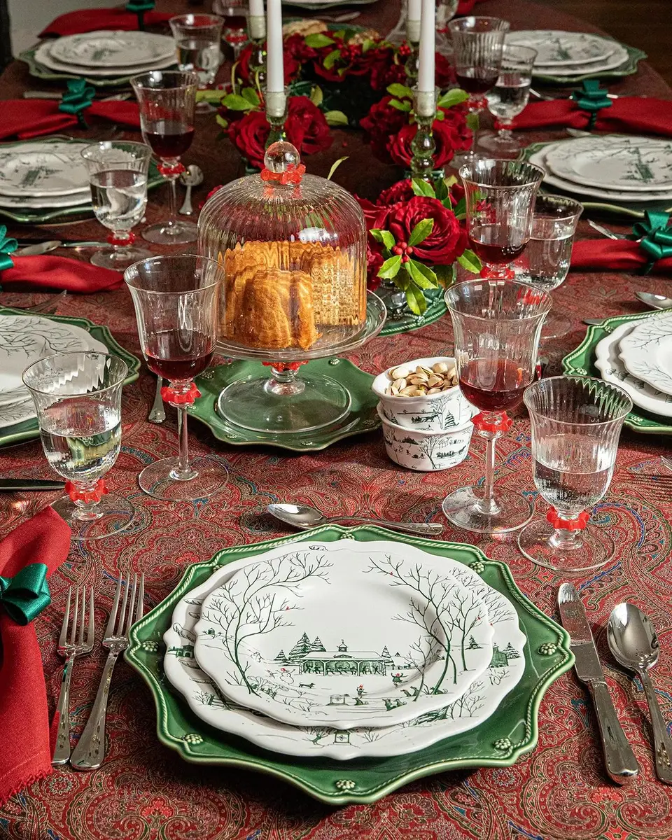 Juliska Berry & Thread Scalloped Charger/Platter | Thumbnail 4 Juliska Berry & Thread Scalloped Charger/Platter | Thumbnail 4