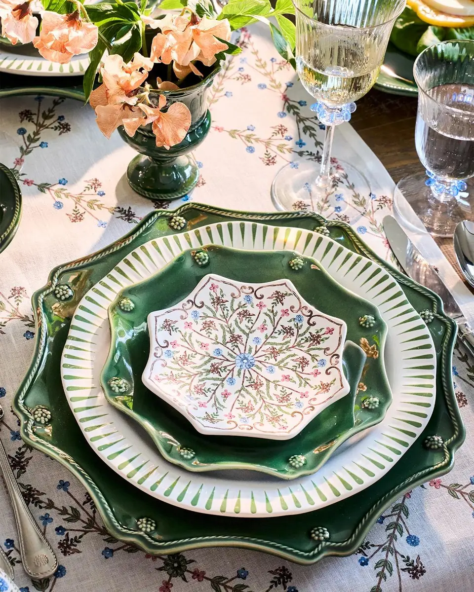 Juliska Berry & Thread Dinner Plate | Thumbnail 4 Juliska Berry & Thread Dinner Plate | Thumbnail 4