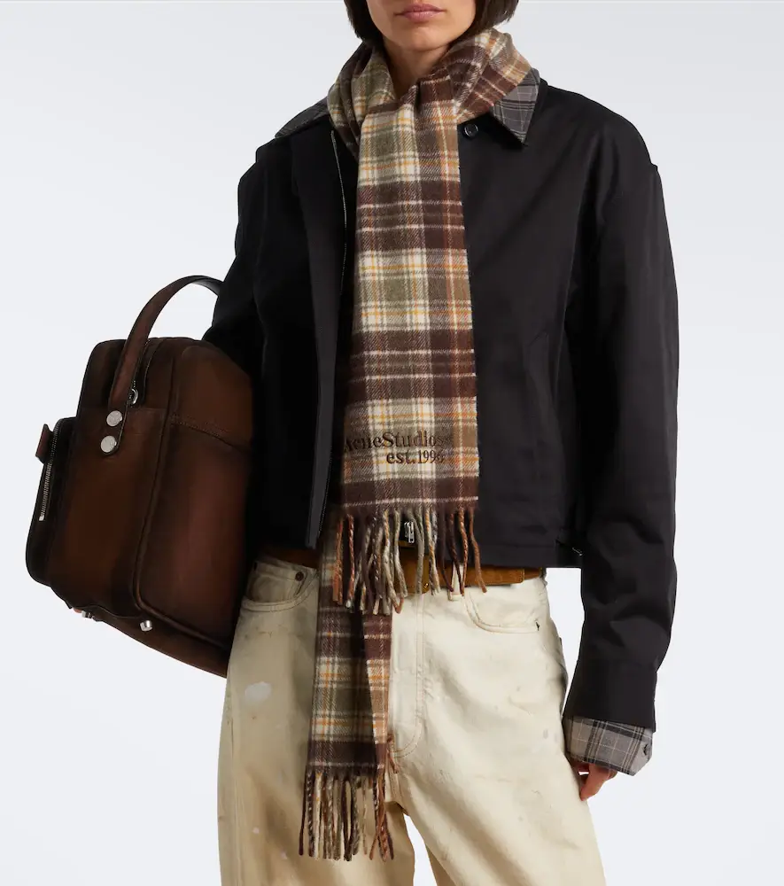 Acne Studios Checked fringed cashmere and wool scarf | Thumbnail 4 Acne Studios Checked fringed cashmere and wool scarf | Thumbnail 4