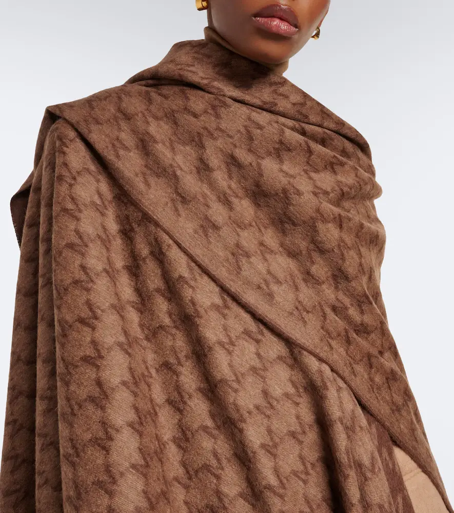 Max Mara Fringed camel hair shawl | Thumbnail 3