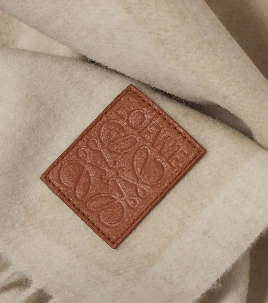 Loewe Logo jacquard cashmere scarf | Thumbnail 3