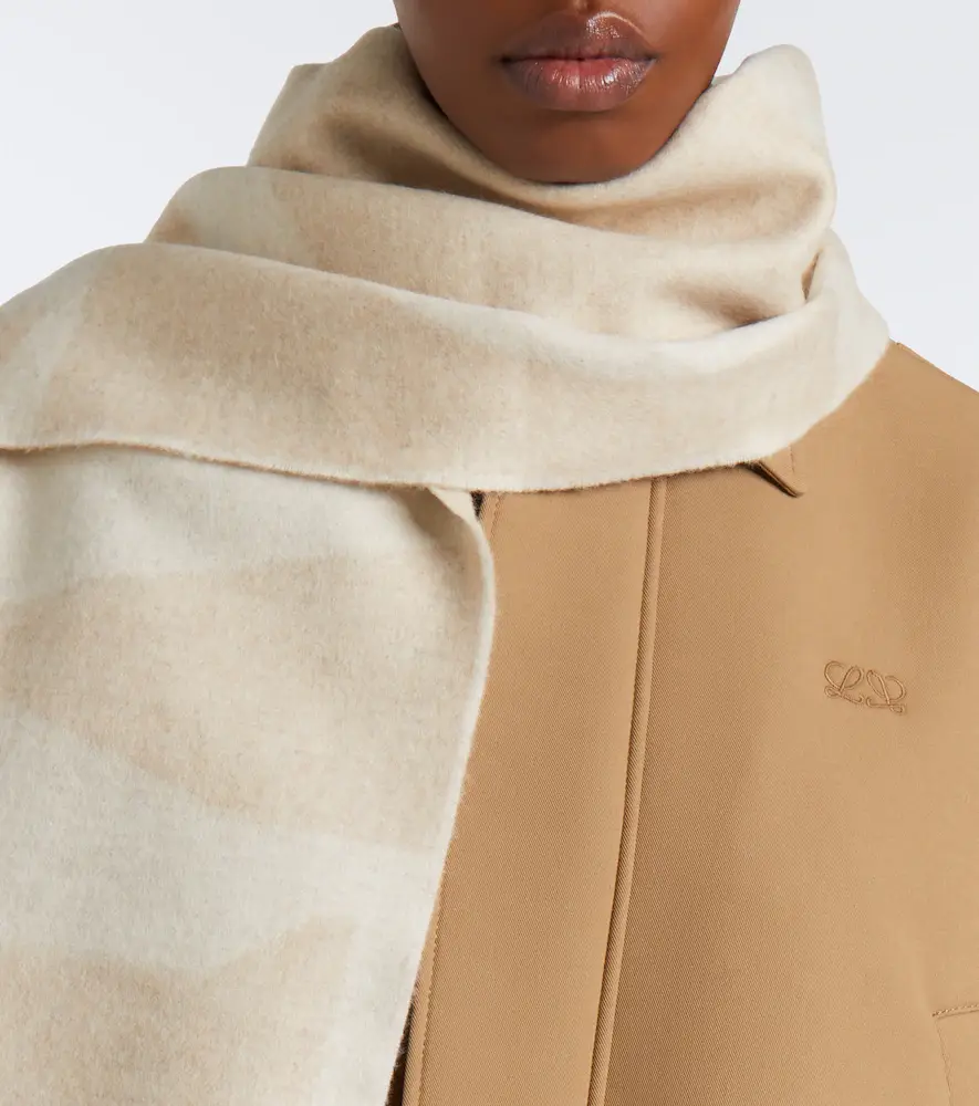 Loewe Logo jacquard cashmere scarf | Thumbnail 4