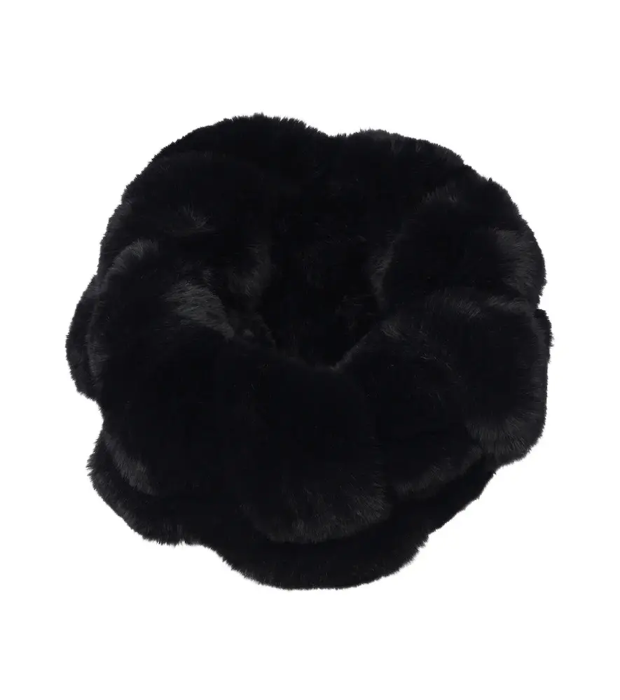 Twisted snood