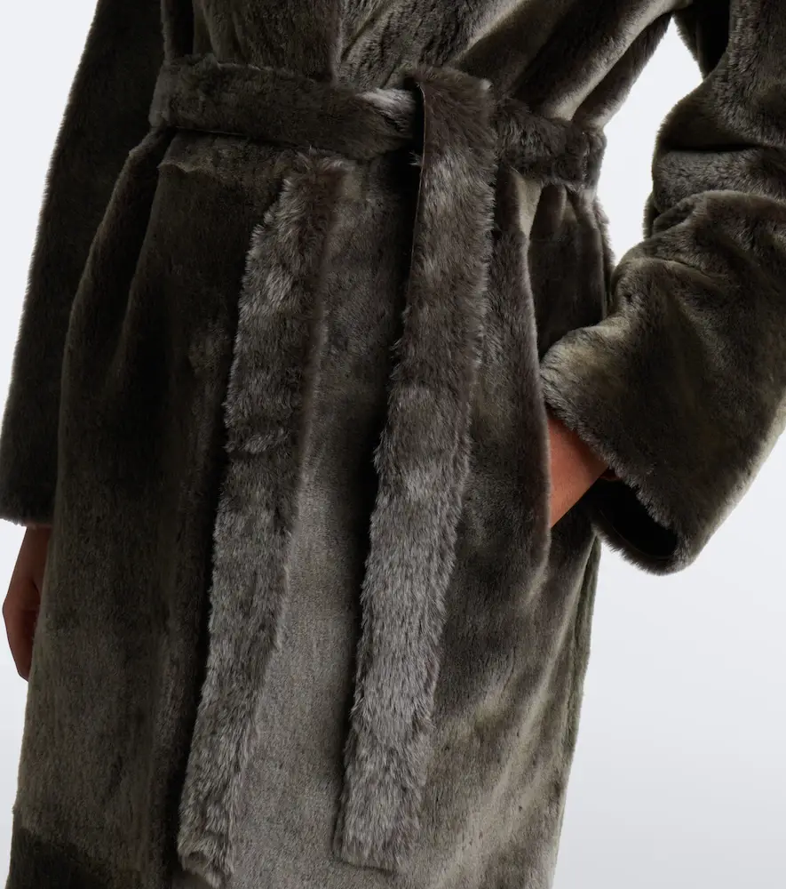 Yves Salomon Reversible shearling and leather coat | Thumbnail 4 Yves Salomon Reversible shearling and leather coat | Thumbnail 4