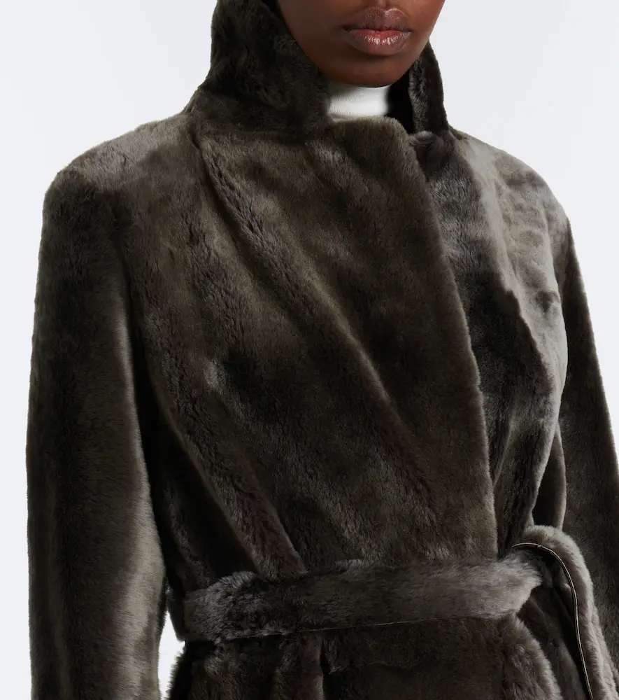 Yves Salomon Reversible shearling and leather coat | Thumbnail 7 Yves Salomon Reversible shearling and leather coat | Thumbnail 7