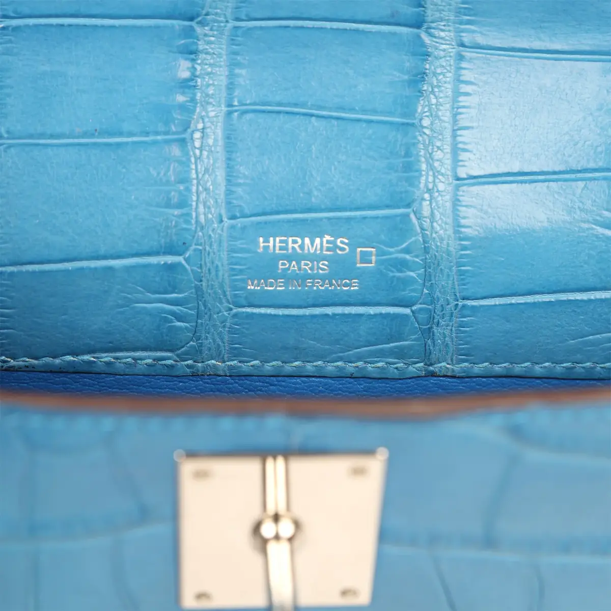 HERMÈS Pre-owned Hermes Kelly Cut Mykonos Matte Alligator Palladium Hardware | Thumbnail 7 HERMÈS Pre-owned Hermes Kelly Cut Mykonos Matte Alligator Palladium Hardware | Thumbnail 7