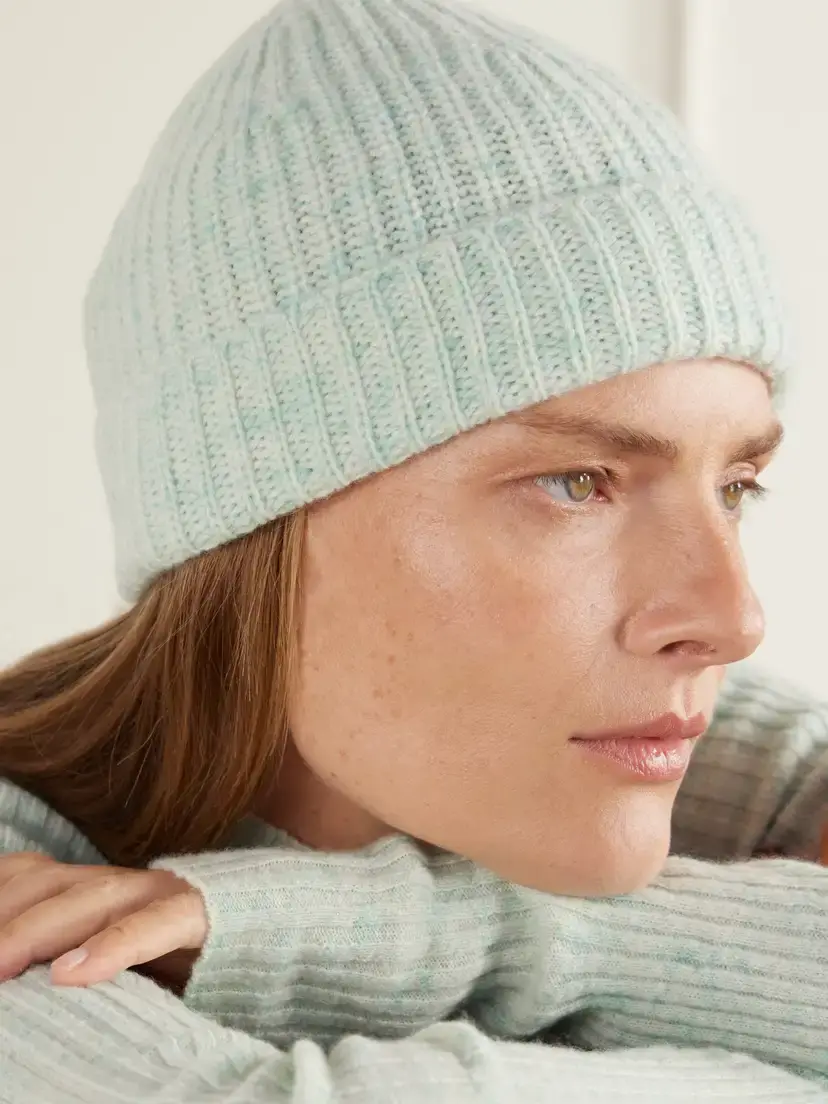 Auralee Ribbed Cashmere Beanie | Thumbnail 2 Auralee Ribbed Cashmere Beanie | Thumbnail 2