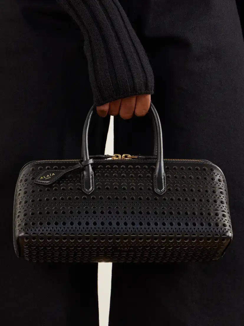 Alaïa Delta Small Laser-cut Leather Shoulder Bag | Thumbnail 2