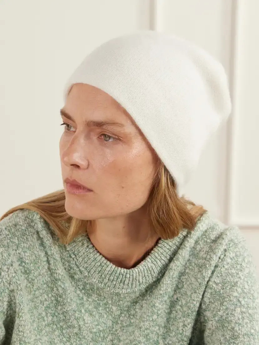 Arch4 Clara Cashmere Beanie | Thumbnail 2