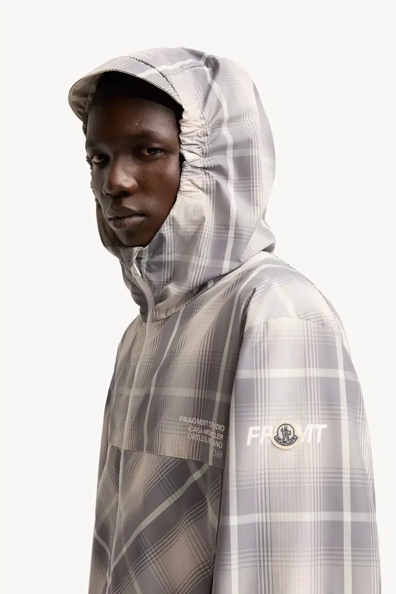 Moncler Jitsuyō Hooded Windbreaker | Thumbnail 4